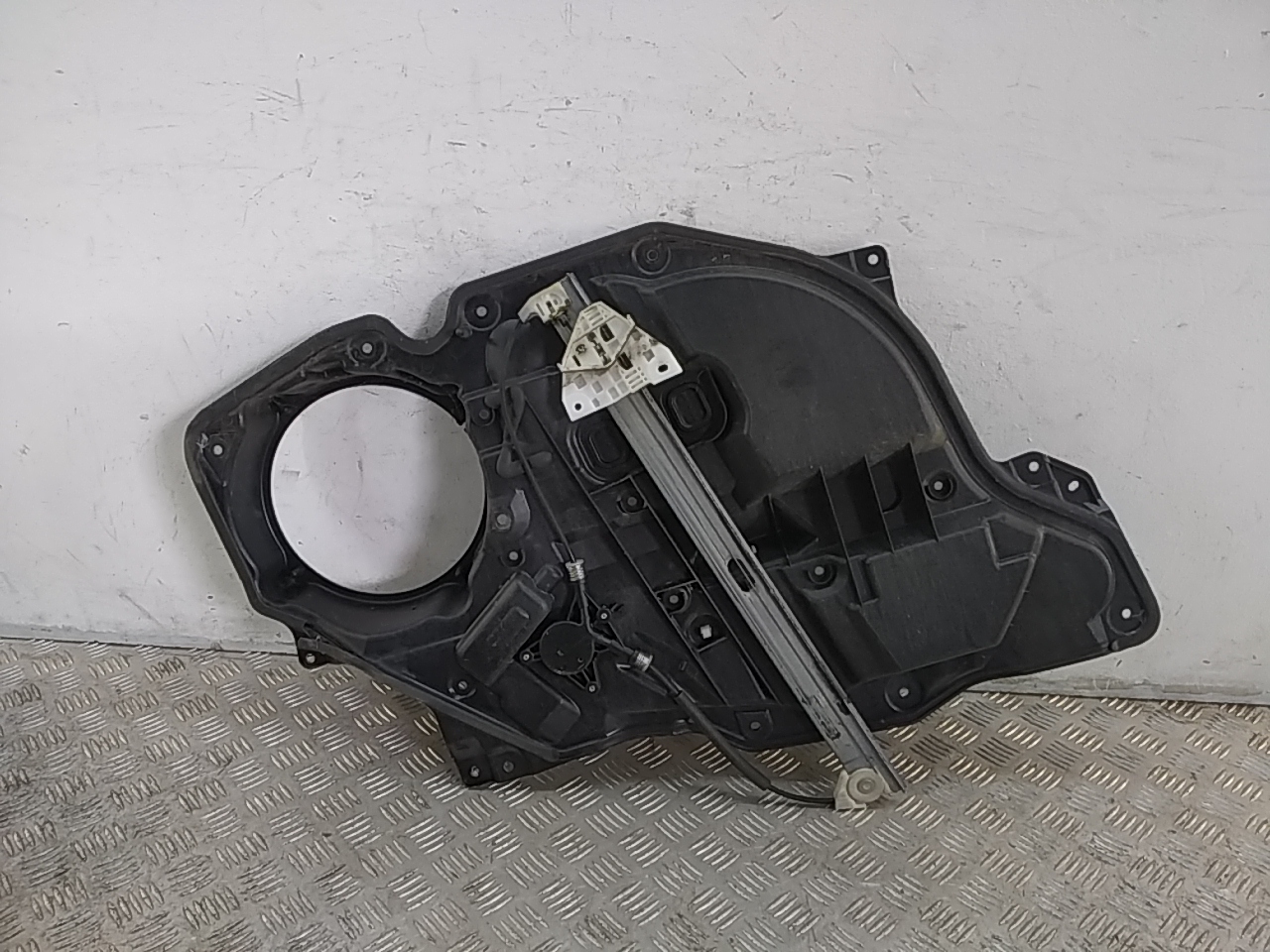 Стеклоподъемник электр. передний правый