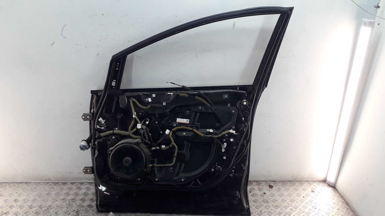 Стеклоподъемник электр. передний правый