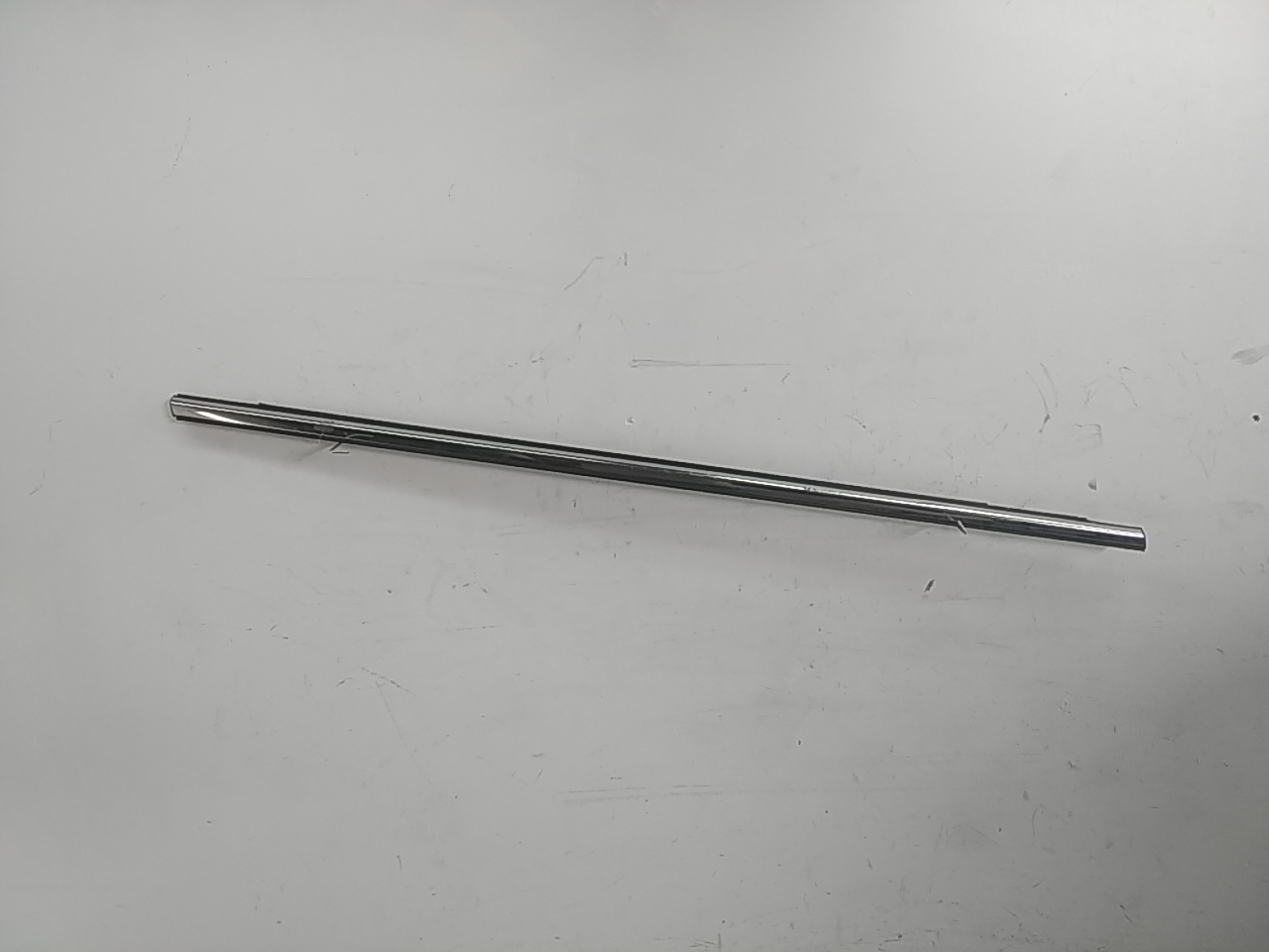 Накладка стекла переднего правого