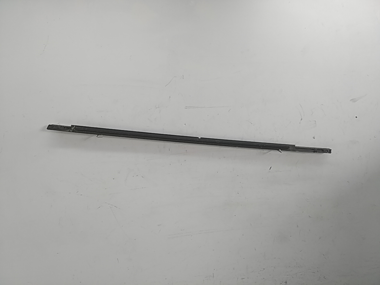 Накладка стекла переднего правого