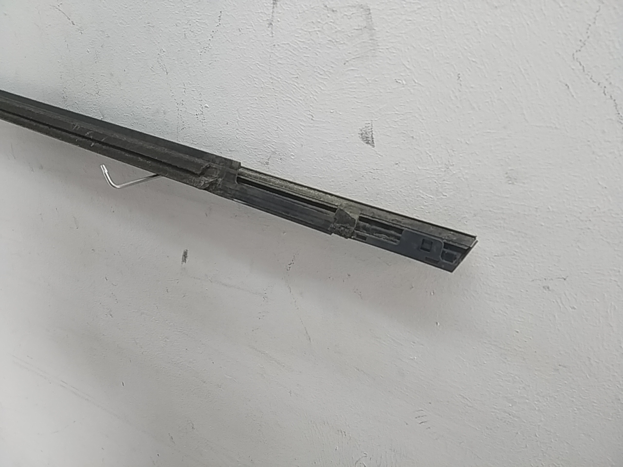 Накладка стекла переднего правого