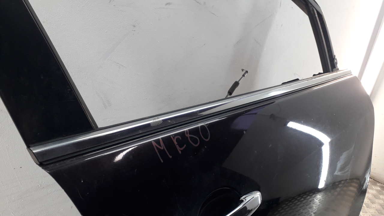 Накладка стекла переднего правого