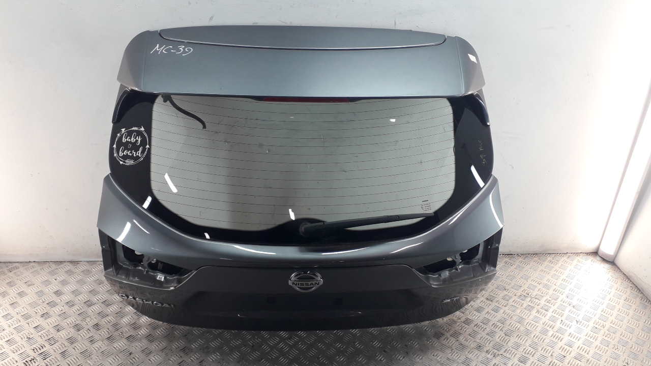 Кнопка открывания багажника