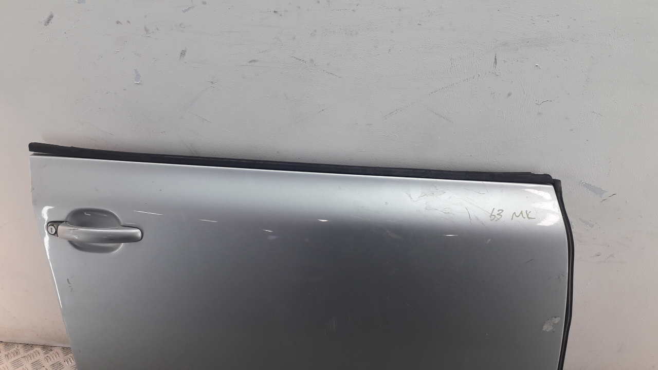 Накладка стекла переднего правого