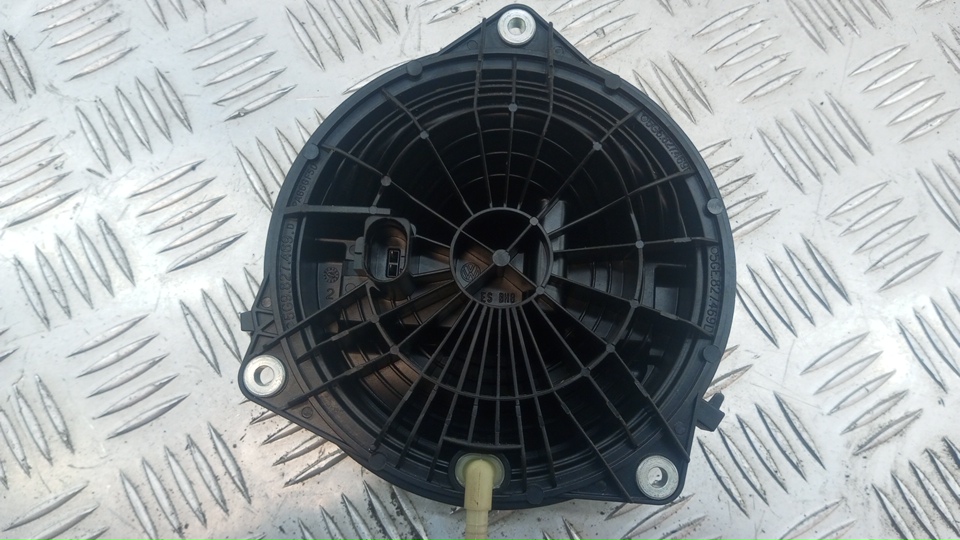 Ручка двери багажника наружная