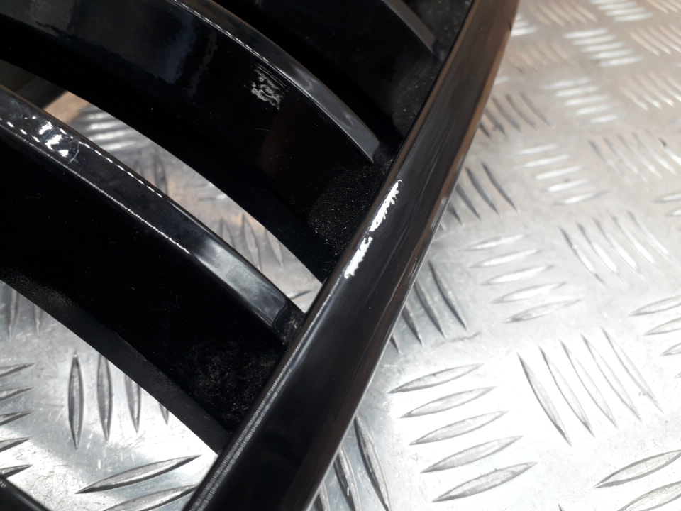 Решетка в капот