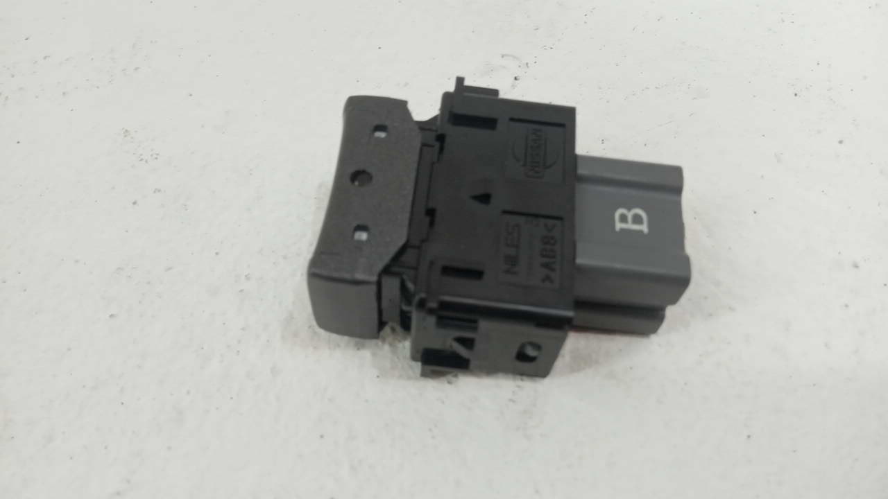 Кнопка обогрева сидений