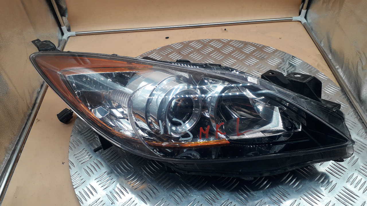 Фара правая для Mazda 3 (BL) 2009-2013