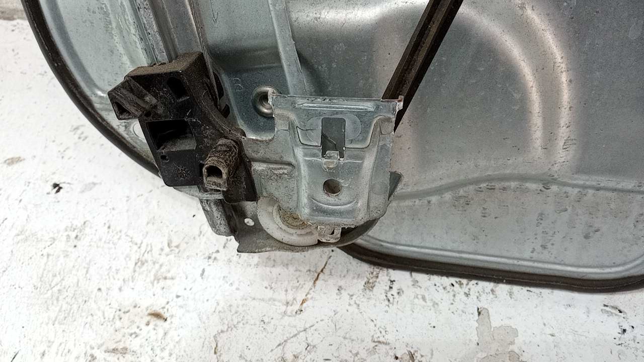 Стеклоподъемник электр. передний правый