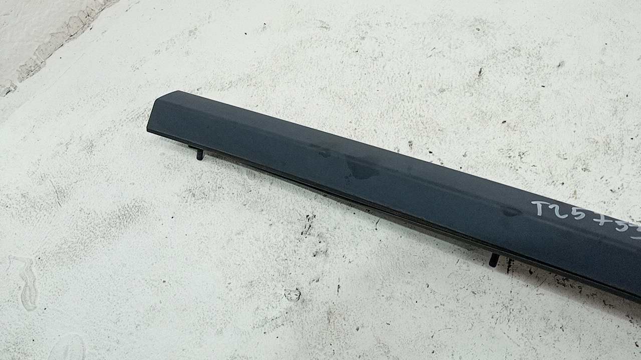 Рейлинг (релинг) правый (планка на крышу)