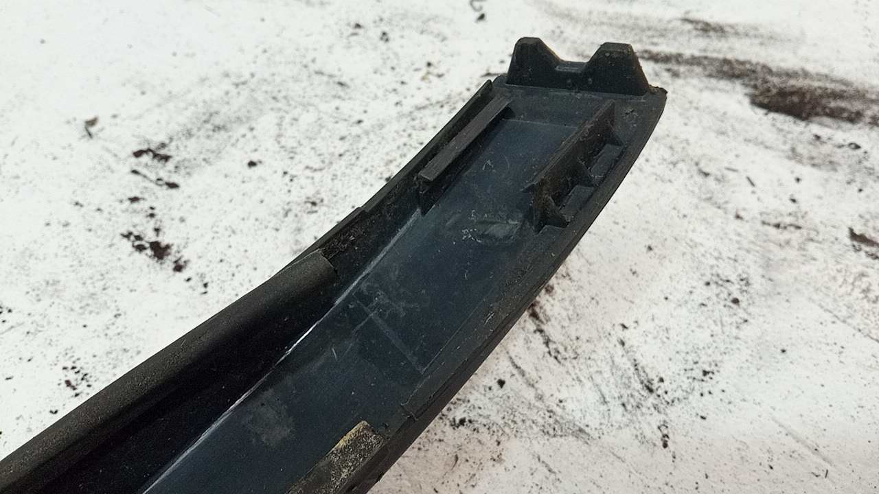 Рейлинг (релинг) правый (планка на крышу)