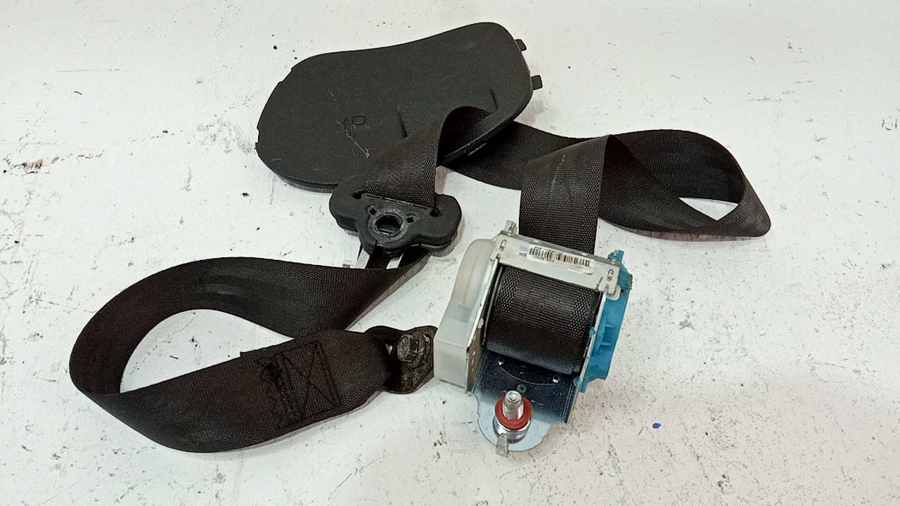 Ремень безопасности