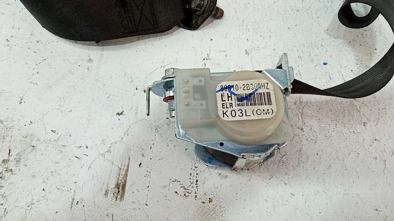 Ремень безопасности