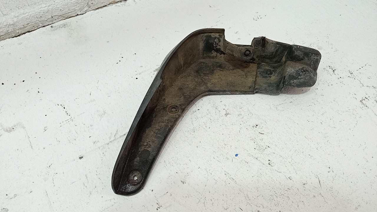 Брызговик задний правый