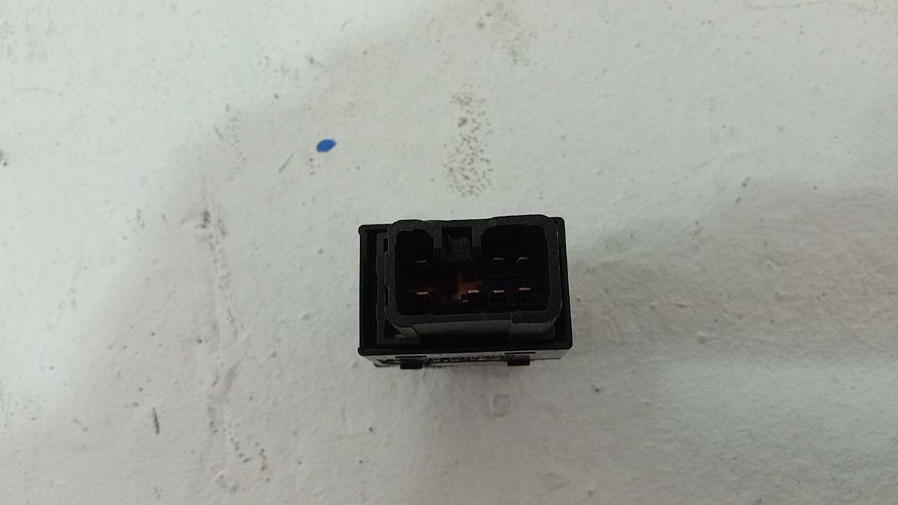 Кнопка стеклоподъемника