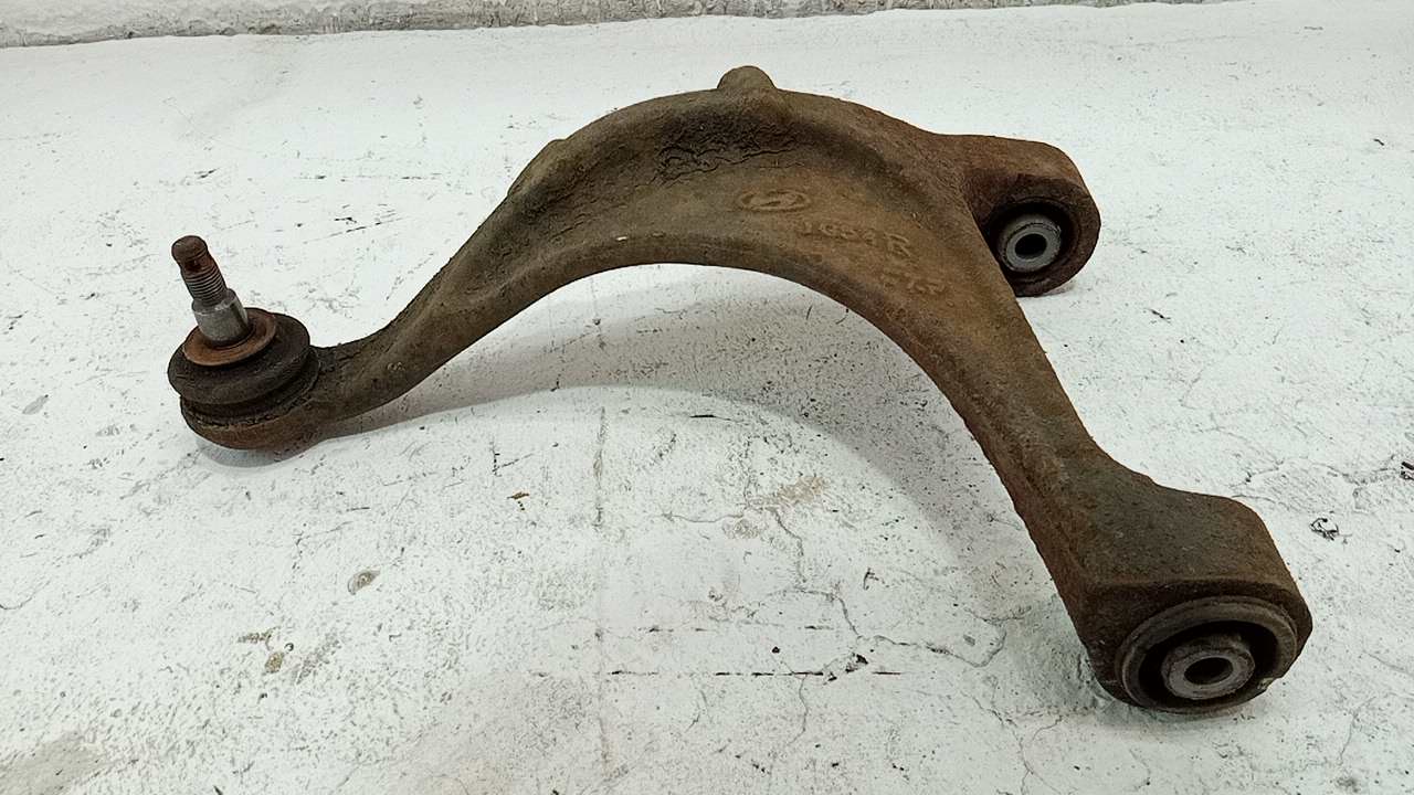 Рычаг задний верхний правый