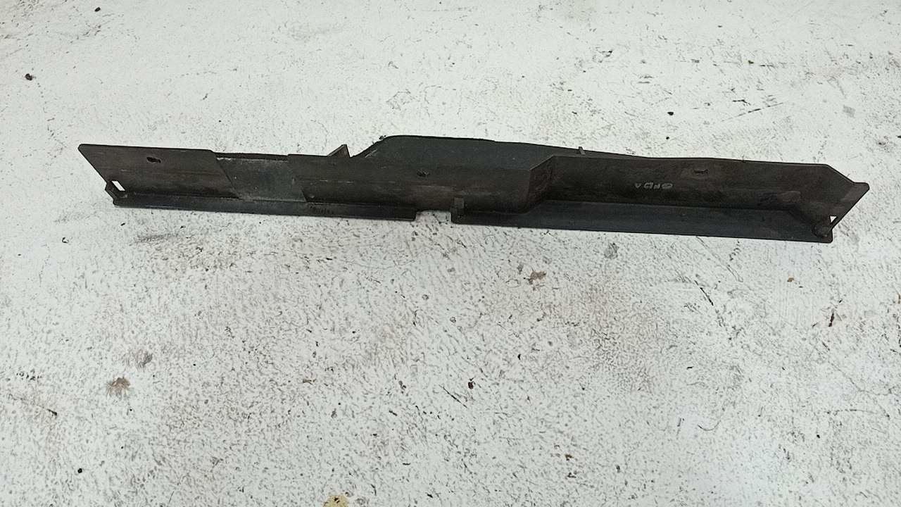 Воздуховод радиатора верхний