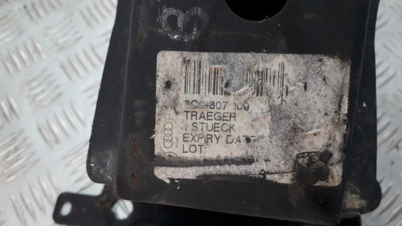 Усилитель переднего бампера