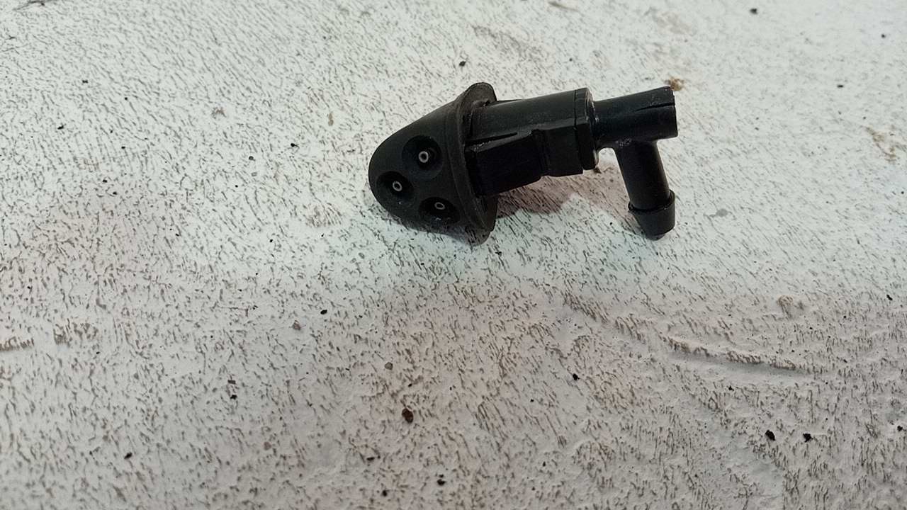 Форсунка омывателя лобового стекла