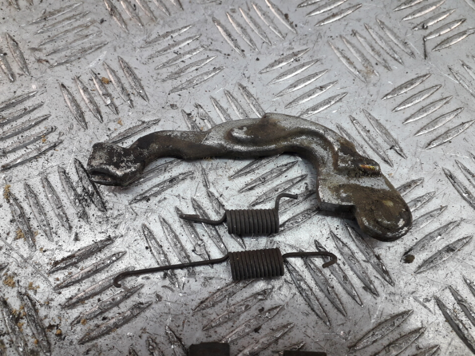 К-кт регулировки задних колодок (левый)