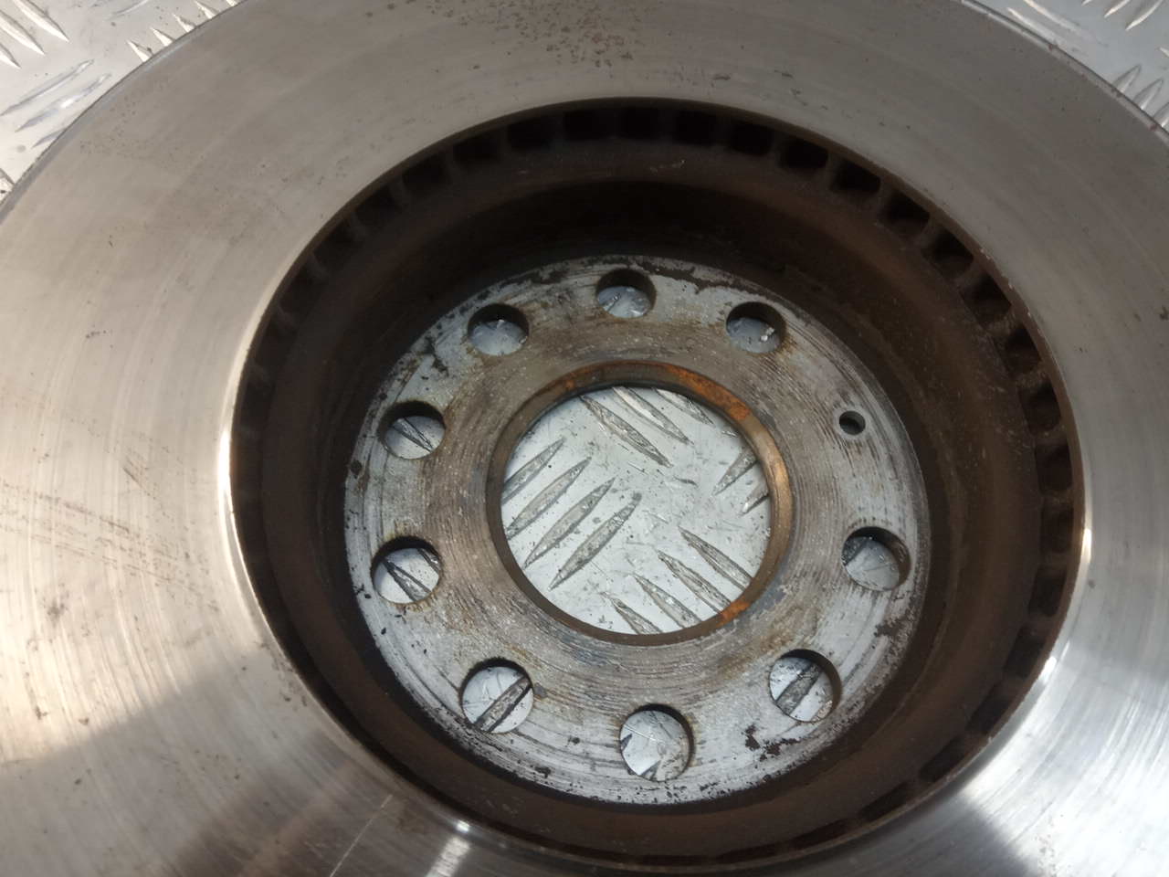 Диск тормозной передний вентилируемый