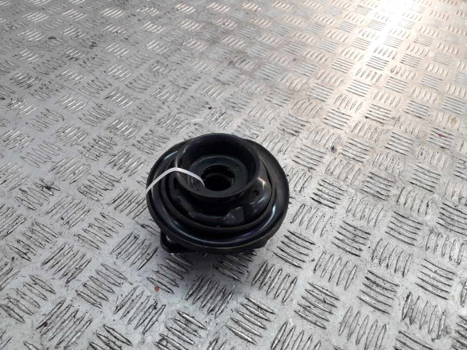 Опора переднего амортизатора правая