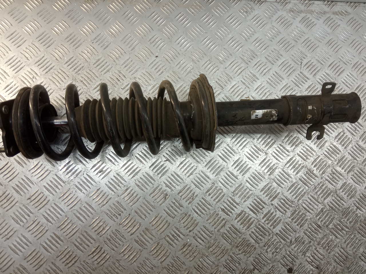 Амортизатор передний правый