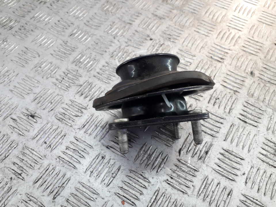 Опора переднего амортизатора левая