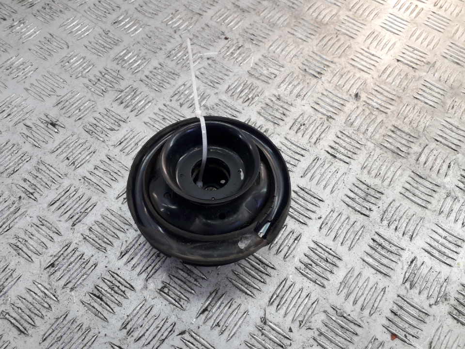 Опора переднего амортизатора левая