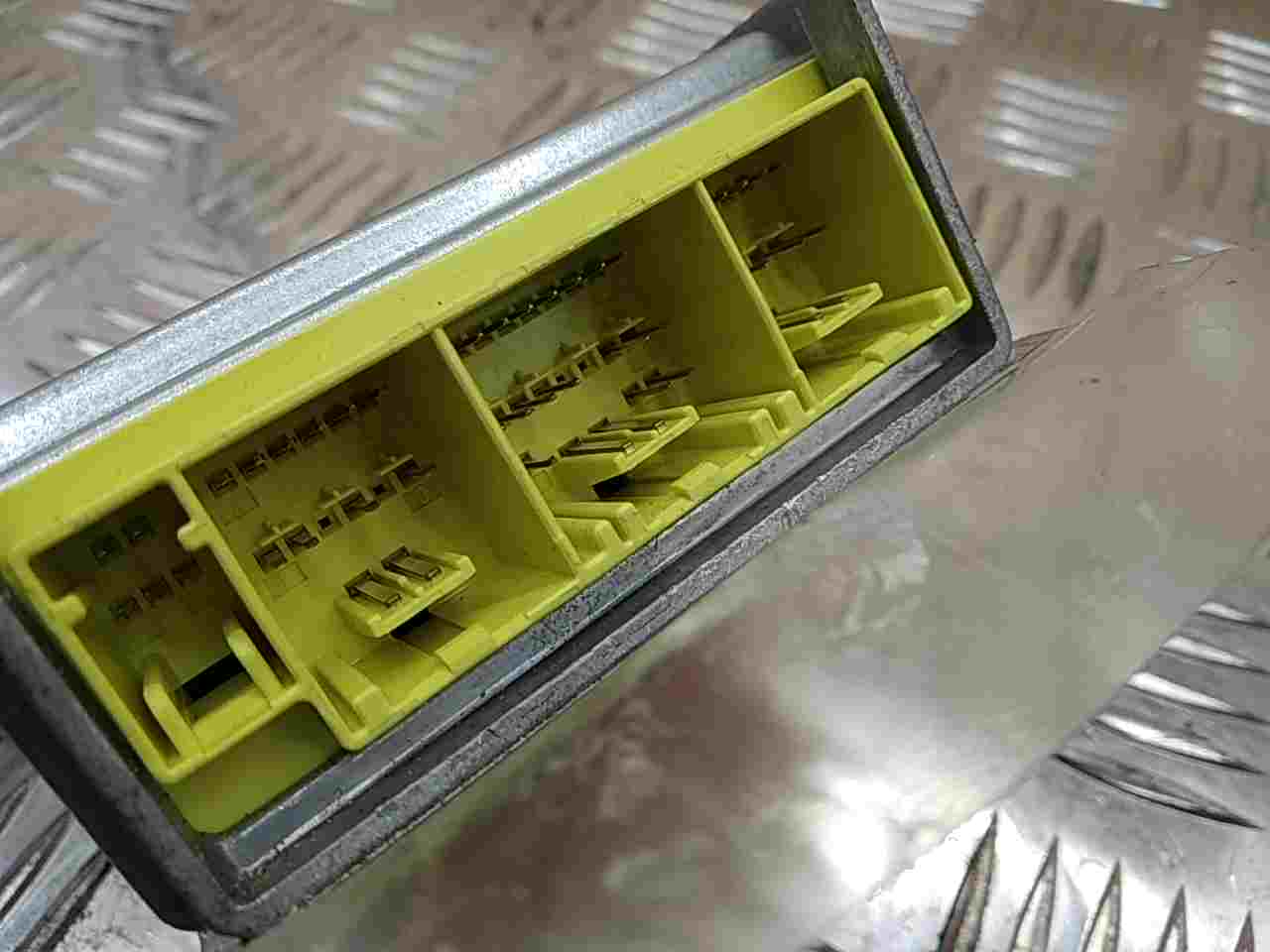 Блок управления подушек безопасности (AIR BAG)