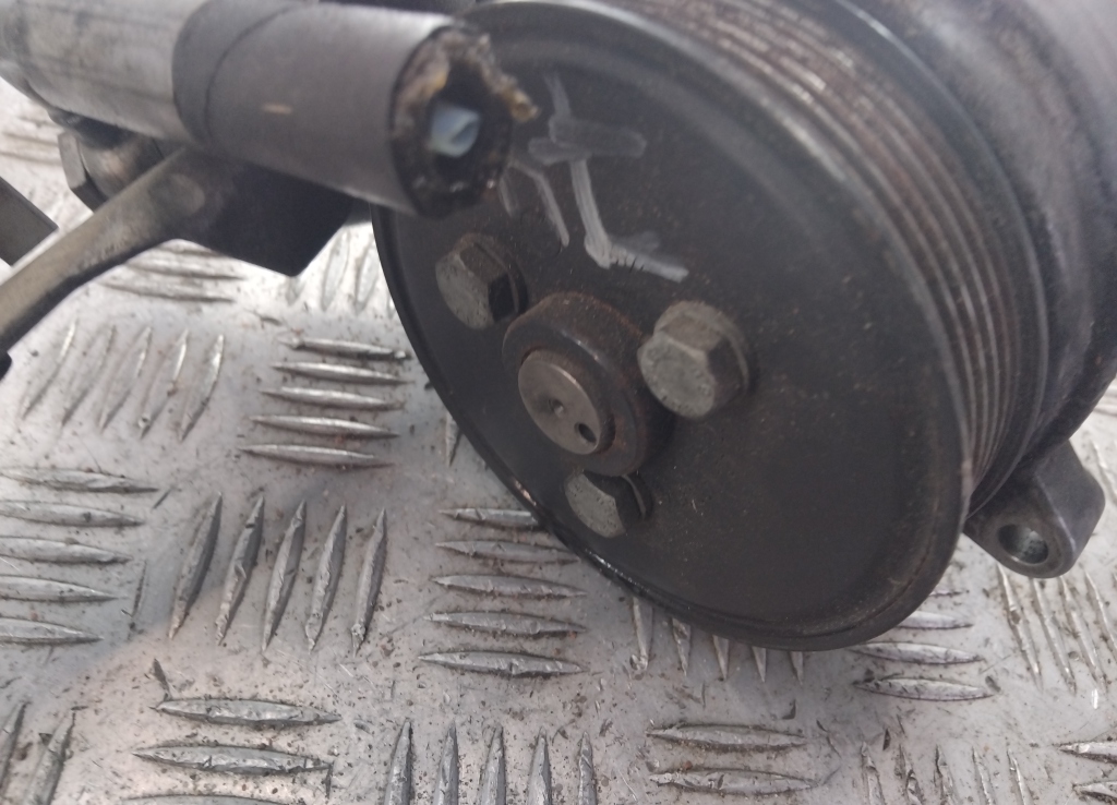 Насос ГУР (гидроусилитель руля)