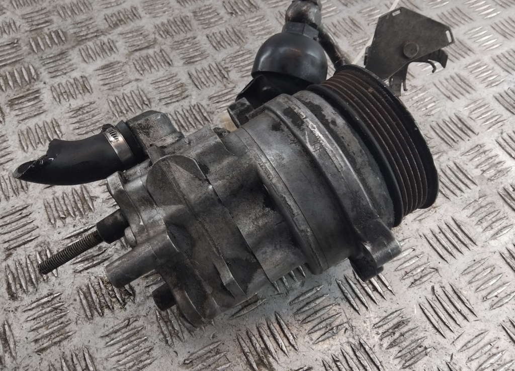 Насос ГУР (гидроусилитель руля)