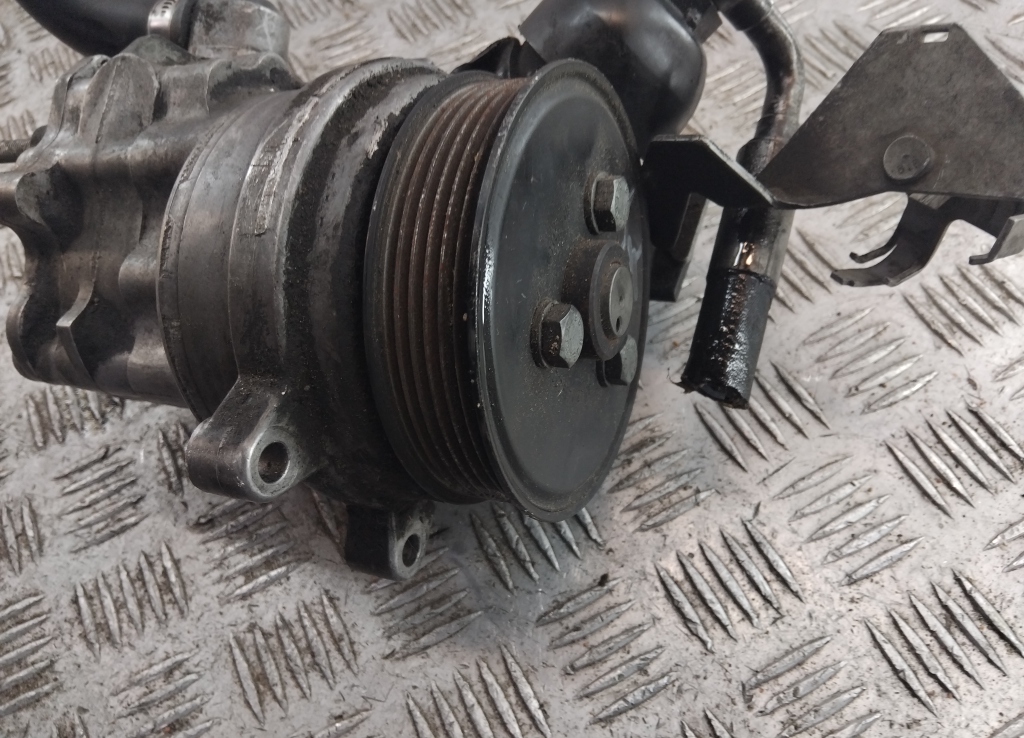 Насос ГУР (гидроусилитель руля)