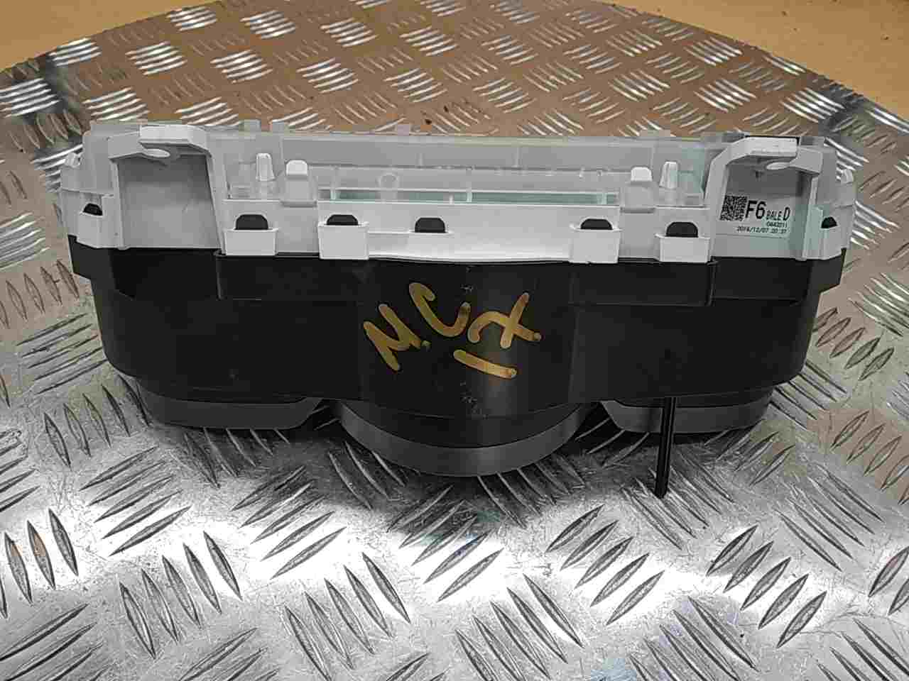 Панель приборов