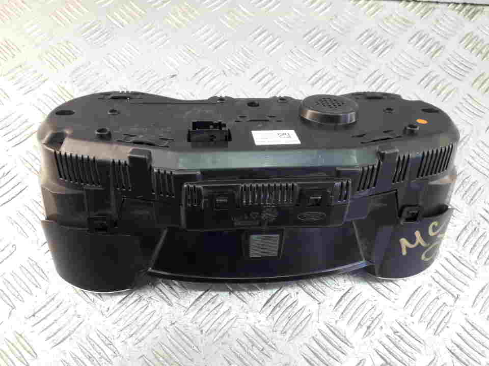 Панель приборов