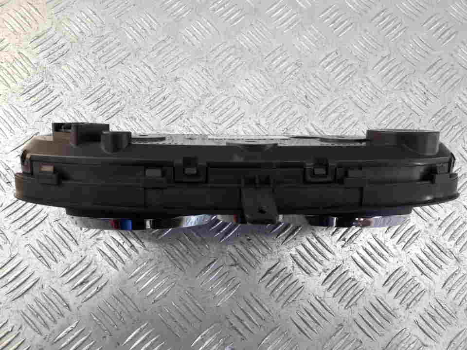 Панель приборов