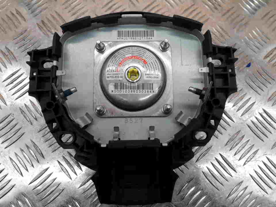 Подушка безопасности в рулевое колесо