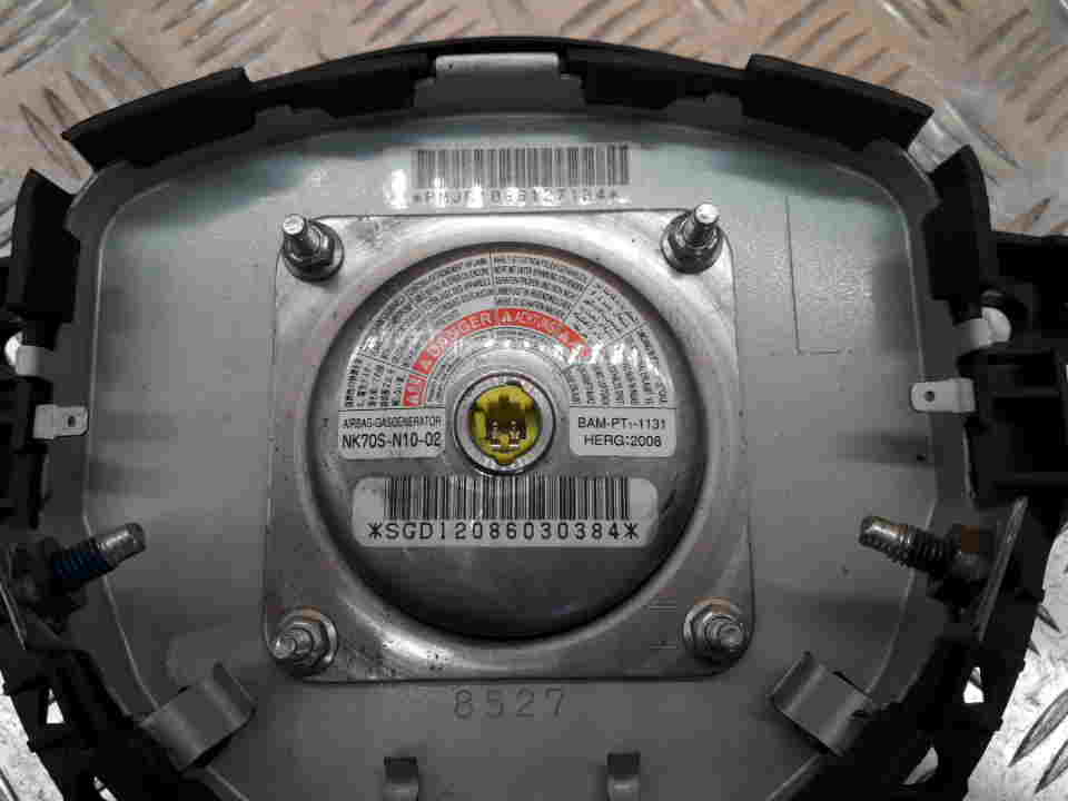 Подушка безопасности в рулевое колесо