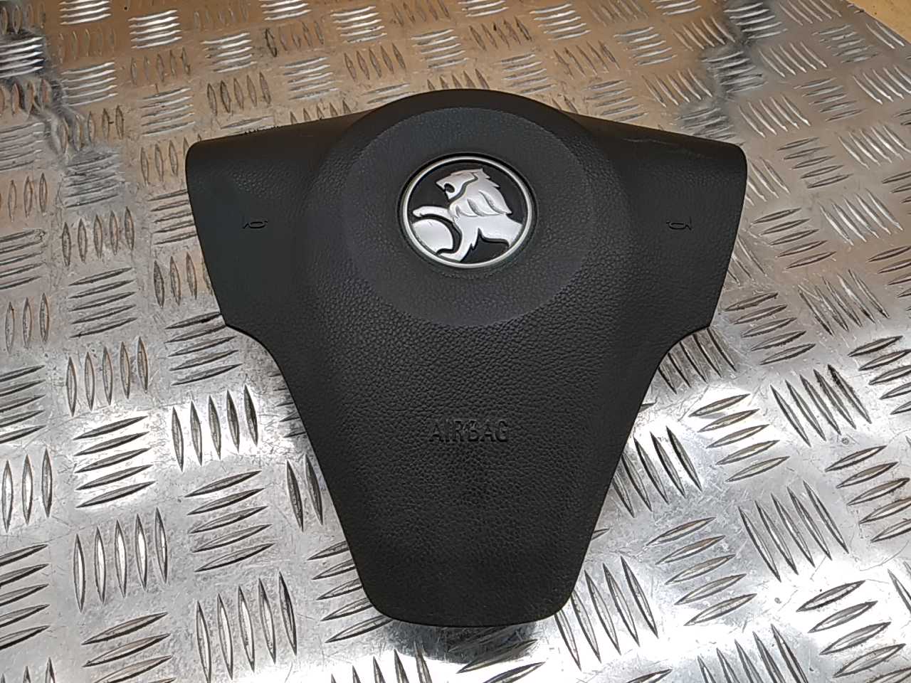 Подушка безопасности в рулевое колесо