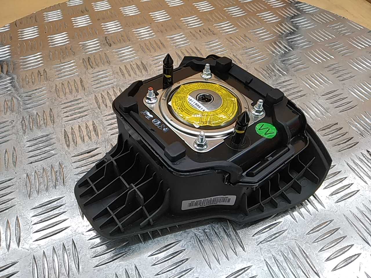 Подушка безопасности в рулевое колесо