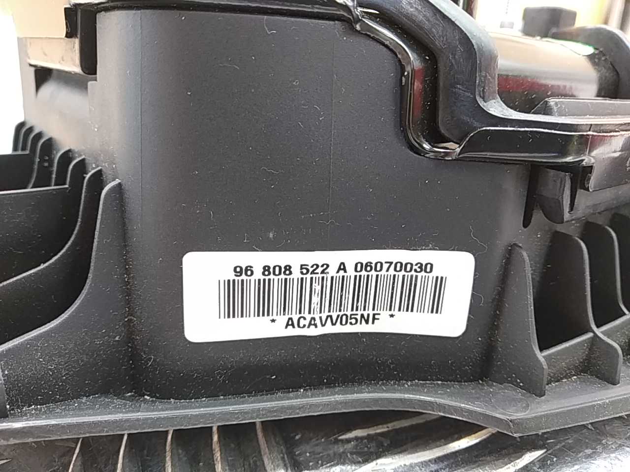 Подушка безопасности в рулевое колесо