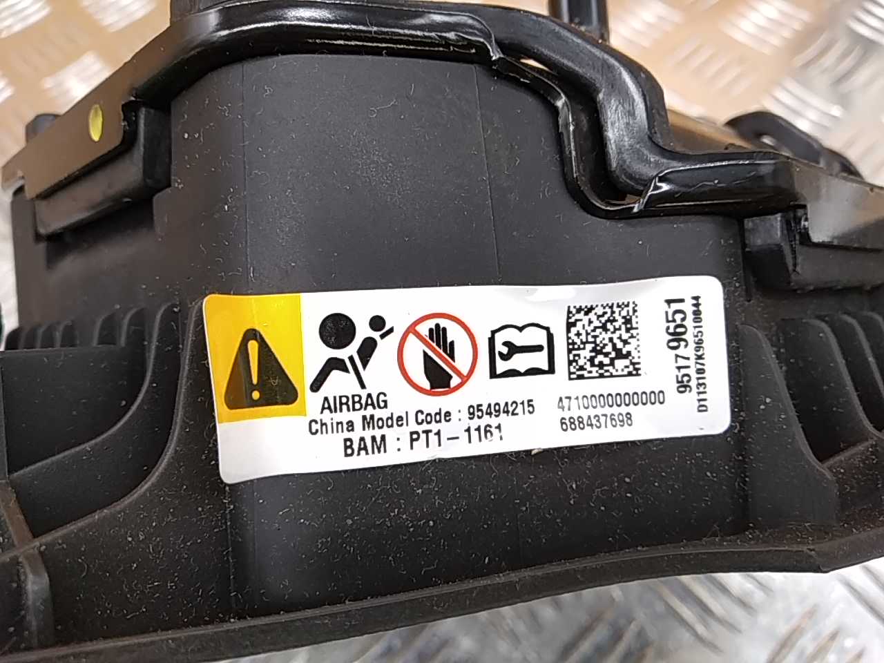 Подушка безопасности в рулевое колесо