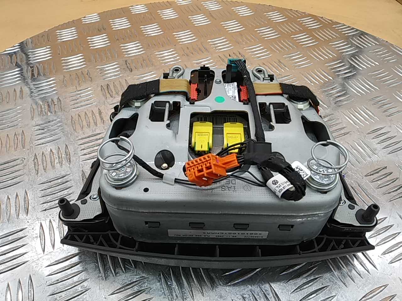 Подушка безопасности в рулевое колесо