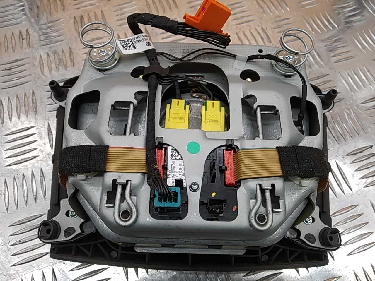 Подушка безопасности в рулевое колесо