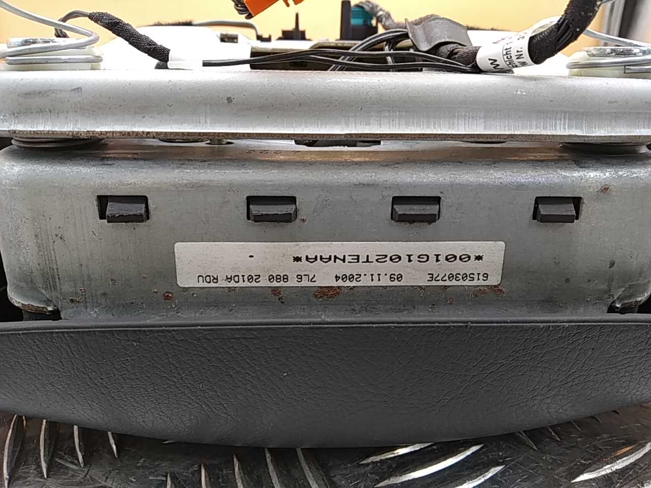 Подушка безопасности в рулевое колесо