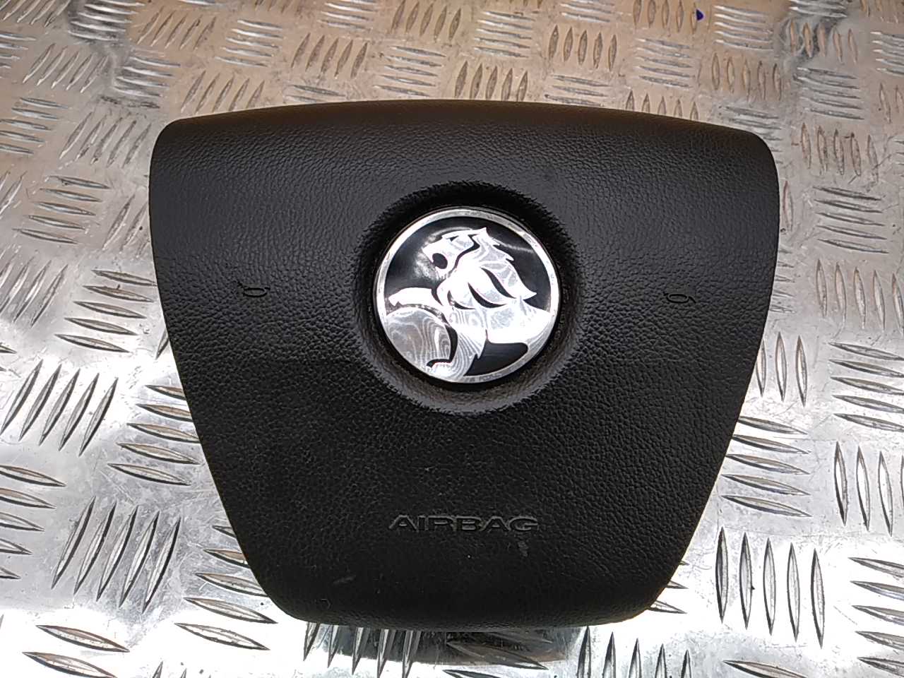 Подушка безопасности в рулевое колесо