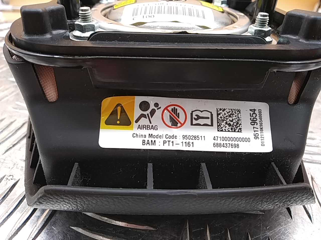 Подушка безопасности в рулевое колесо