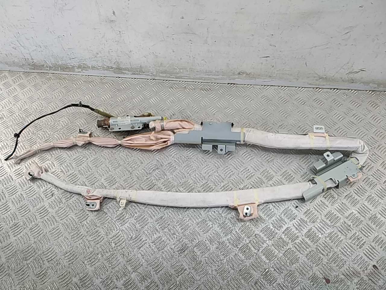 Подушка безопасности боковая (шторка)