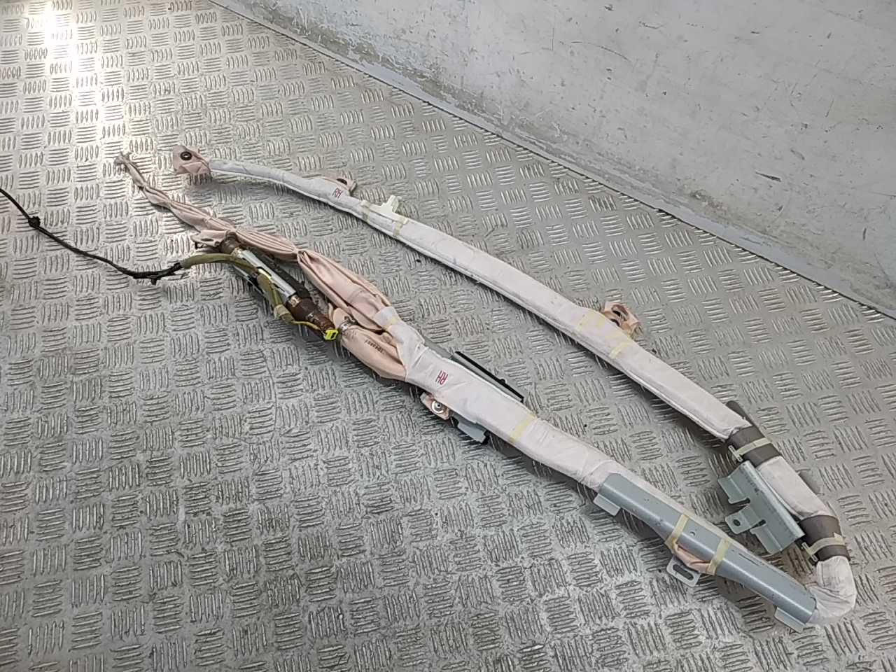 Подушка безопасности боковая (шторка)