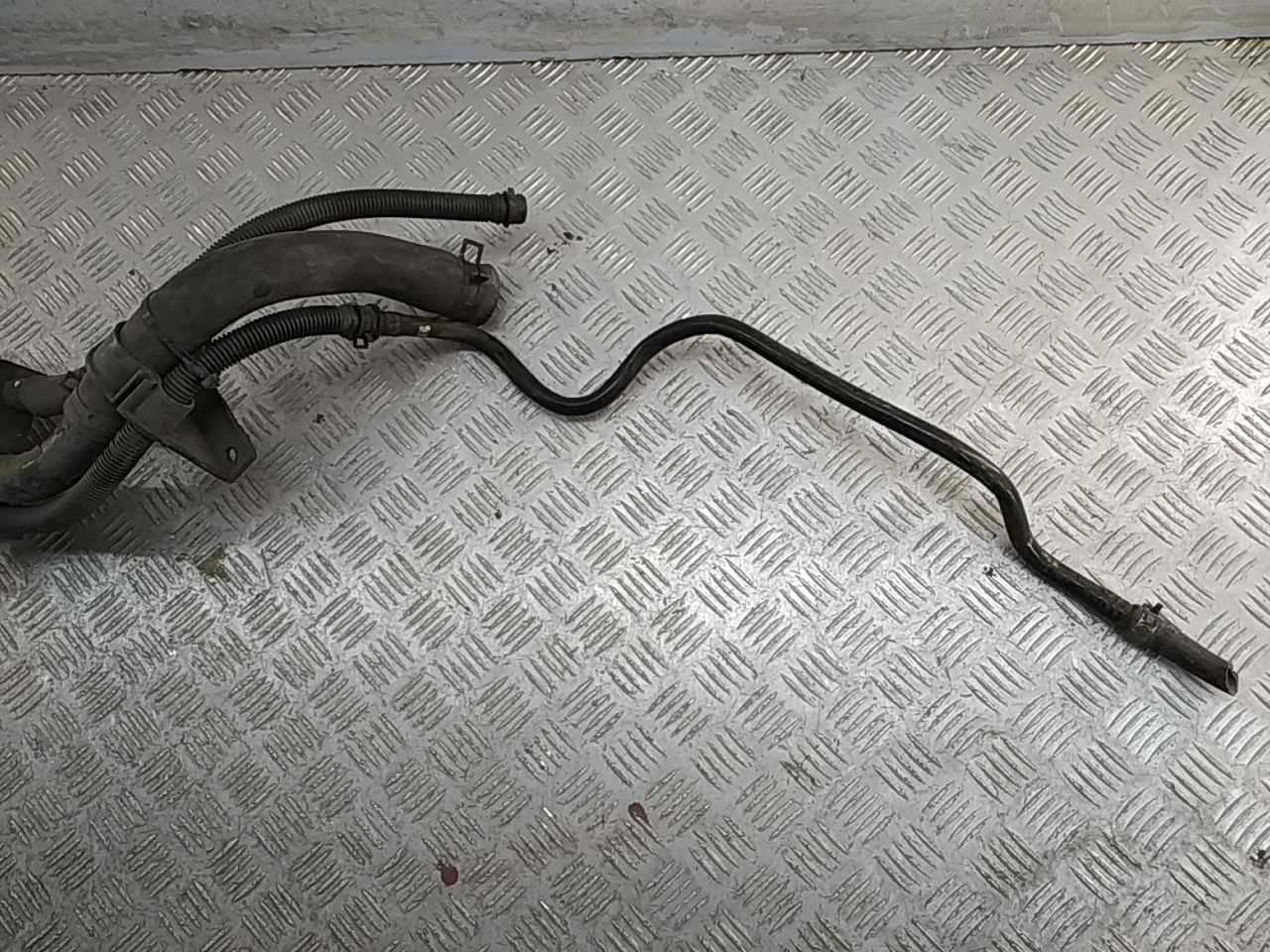 Горловина топливного бака